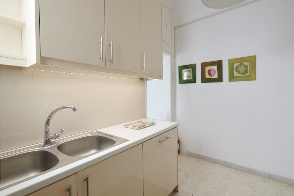 Apartment In The Heart Of The City Atenas Exterior foto