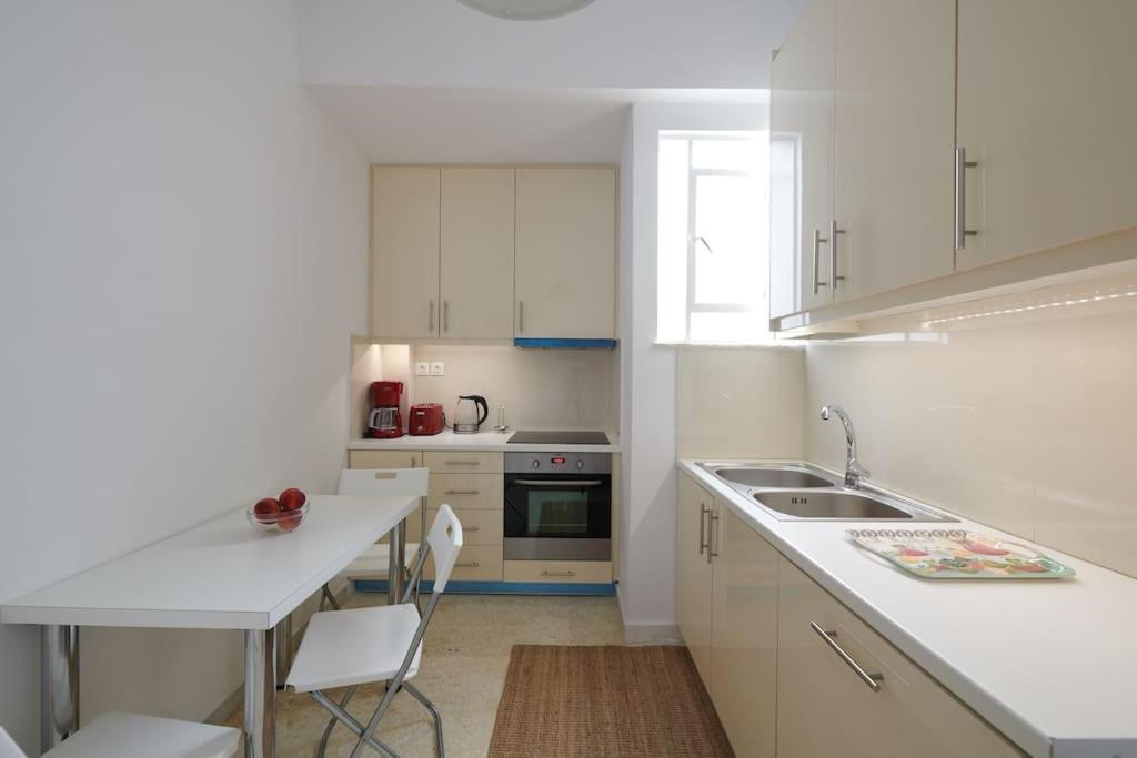 Apartment In The Heart Of The City Atenas Exterior foto